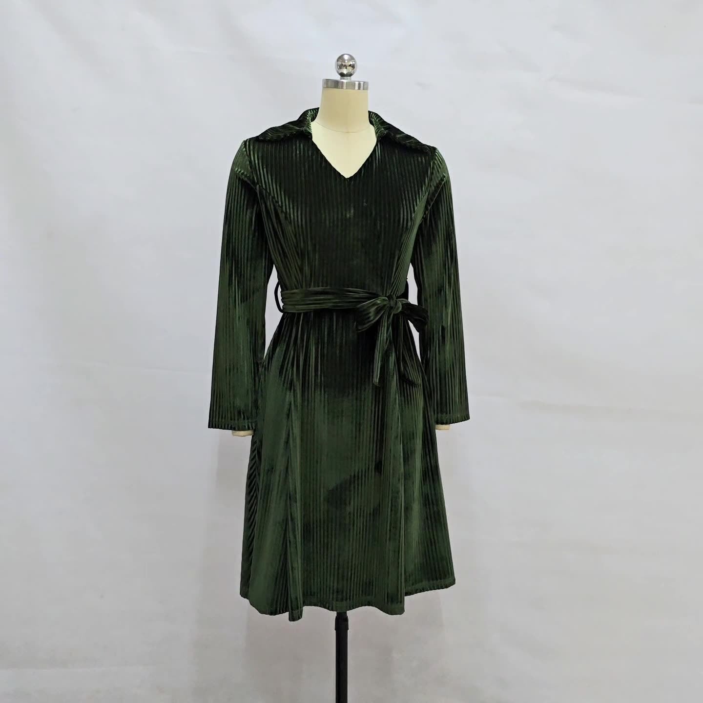 Retro Autumn And Winter Gold Velvet Temperament Long Sleeve Lace-up Waist-controlled Christmas Dress